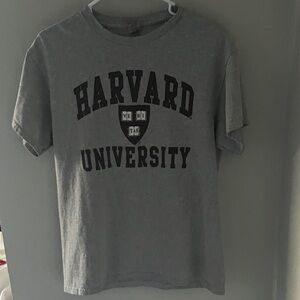Gildan Ultra Cotton Harvard Hniversity Gray T-Shirt
